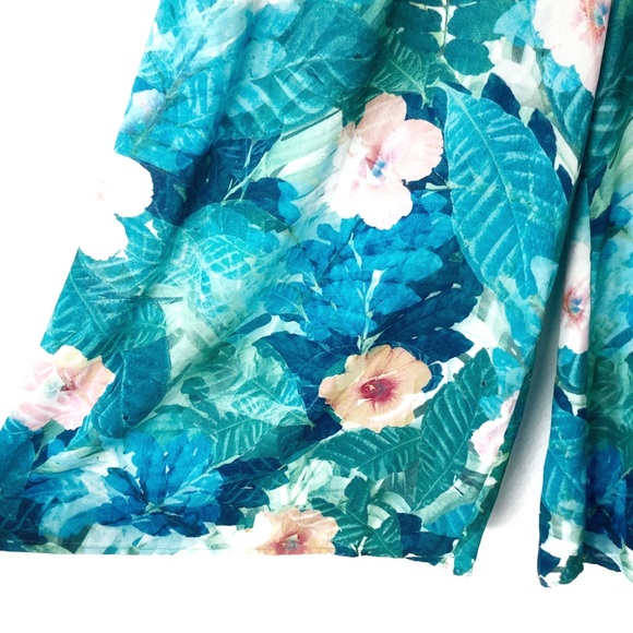 Show Me Your Mumu Floral Gracias Gaucho Pants - Picture 3 of 8